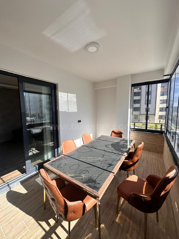 Fıstıklık geniş oturumlu satılık 2+1 lüx daire